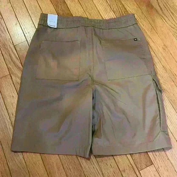 CAT Men's Cargo Shorts Size M Kelp/Maroon Elastic Waist Multiple Pockets - Picture 9 of 9